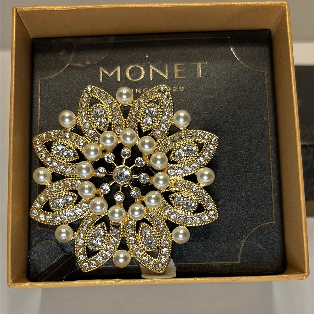 Monet Gold Floral Brooch Pin Pearls & Rhinestones New In Box